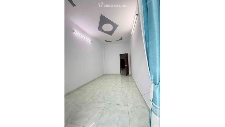 [KH047*] Nhà nở hậu tài lộc ngay Emart Phan Huy Ích, giá chỉ 5.x tỷ!